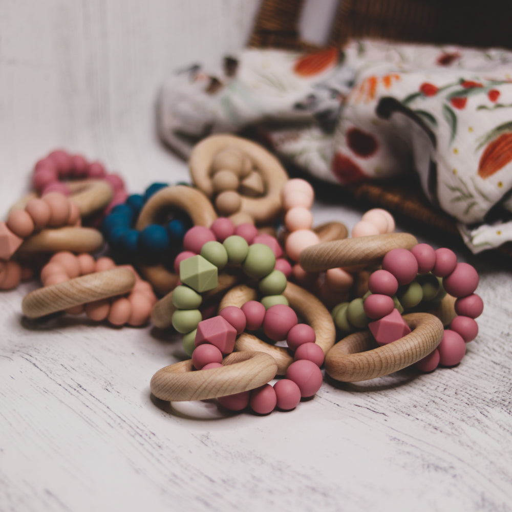 teething toy silicone teething ring with beechwood ring