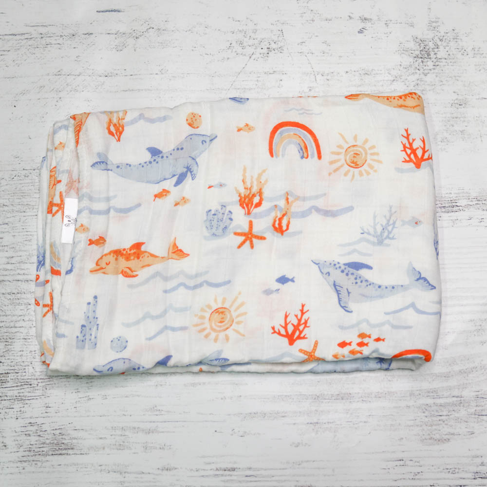 Swaddle blanket Swaddle Baby Blankets Bamboo Cotton 120cm x 120cm Soft to touch and gentle against the skin, our muslin cotton blankets are ideal for swaddling, use as a pram cover, nursing cover, burp cloth or play mat. Measuring 120cm x 120cm and made from organic bamboo cotton muslin, these swaddles are breathable and their generous size makes swaddling easy.