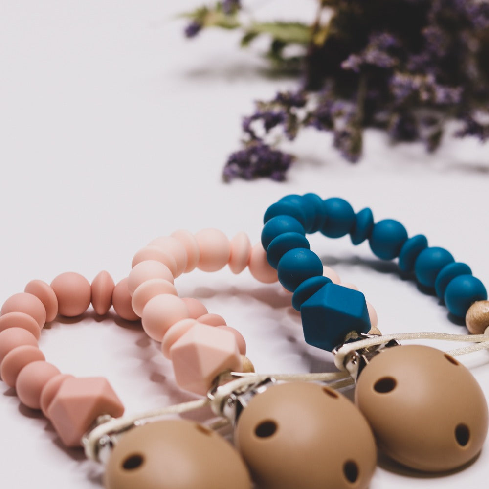 Dummy clip flexi hexi silicone dummy clip