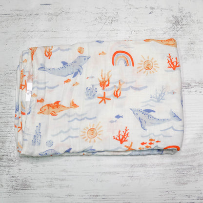 Swaddle blanket Swaddle Baby Blankets Bamboo Cotton 120cm x 120cm Soft to touch and gentle against the skin, our muslin cotton blankets are ideal for swaddling, use as a pram cover, nursing cover, burp cloth or play mat. Measuring 120cm x 120cm and made from organic bamboo cotton muslin, these swaddles are breathable and their generous size makes swaddling easy.