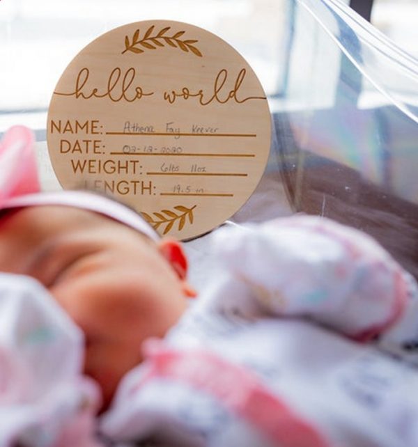 Wood Birth Announcement Plaque Sign - Rainbow Capture a special moment with our gorgeous raw plywood discs, elegant raw material for the perfect photo.